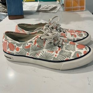 Used SeaVees sneakers